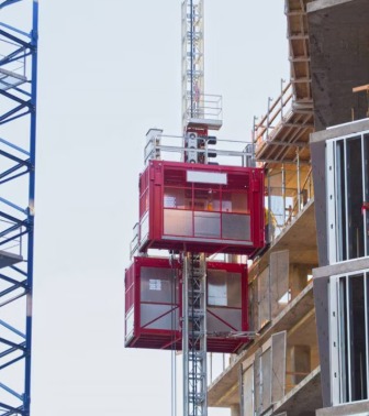 Manutenção de elevadores de cremalheira em obras